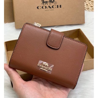 New in! 🌈กลับมาแล้ว ใครรรออยู่ห้ามพลาดค่ะ🌈 COACH MEDIUM CORNER ZIP WALLET IN CROSSGRAIN LEATHER