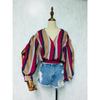 Feminine_Koncept เสื้อแขนยาว คอวี ผ่าแขน ลายริ้ว