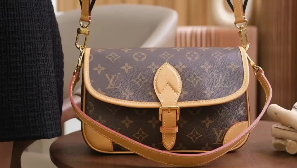 หลุยส์วิตตอง-louis-vuitton-diane-กระเป๋า-สุภาพสตรี-กระเป๋าสะพายไหล่