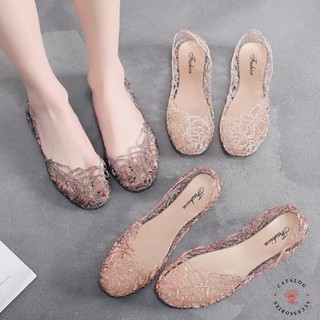 รูปภาพขนาดย่อของCatalog shoes รองเท้าหุ้มส้น ฉลุลาย สีใสประกายเพชร มี 3 สีลองเช็คราคา