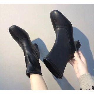 รองเท้าบูทเกาหลีสีดำ Classic ankle boots บูทหุ้มข้อสีดำ size40=25 cm บุขนนิ่มด้านใน สูง5cm