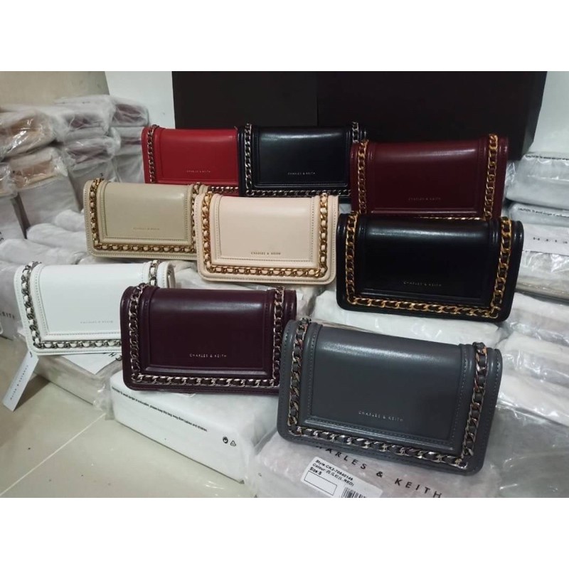 Charles & keith online chain detail clutch