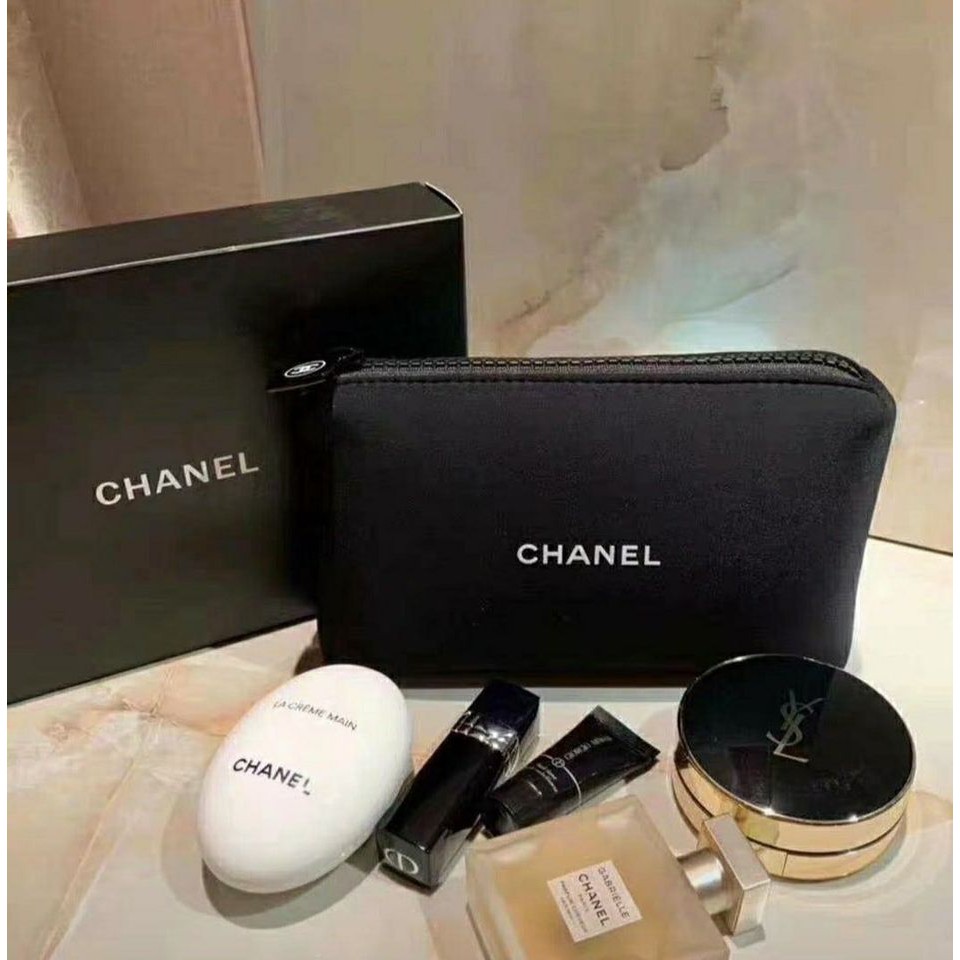 กระเป๋าเครื่องสำอาง-chanel-พร้อมกล่อง-สินค้าพร้อมจัดส่ง-กระเป๋าชาแนล-กระเป๋าchanel-chanel-makeup-bag