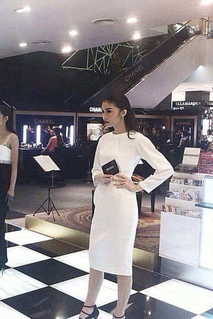 irada-white-dress-full-price-7-500-baht