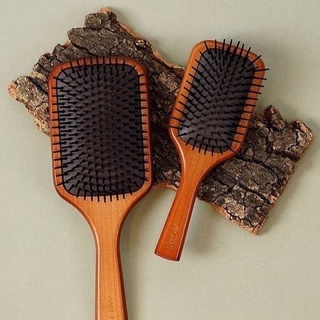 ภาพย่อรูปภาพสินค้าแรกของพร้อมส่งจากไทย Aveda Brush แปรงหวีไม้แท้ นวดดูแลรากผมเส้นผมหนังศรีษะ เล็ก/ใหญ่ เลือกได้