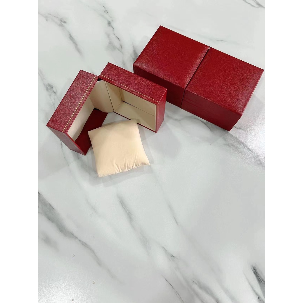 พร้อมส่ง-กล่องนาฬิกา-กล่องใส่นาฬิกา-สีแดง-กล่องเก็บนาฬิกาข้อมือ-watch-box-กล่องของขวัญ-กล่องใส่เครื่องประดับ