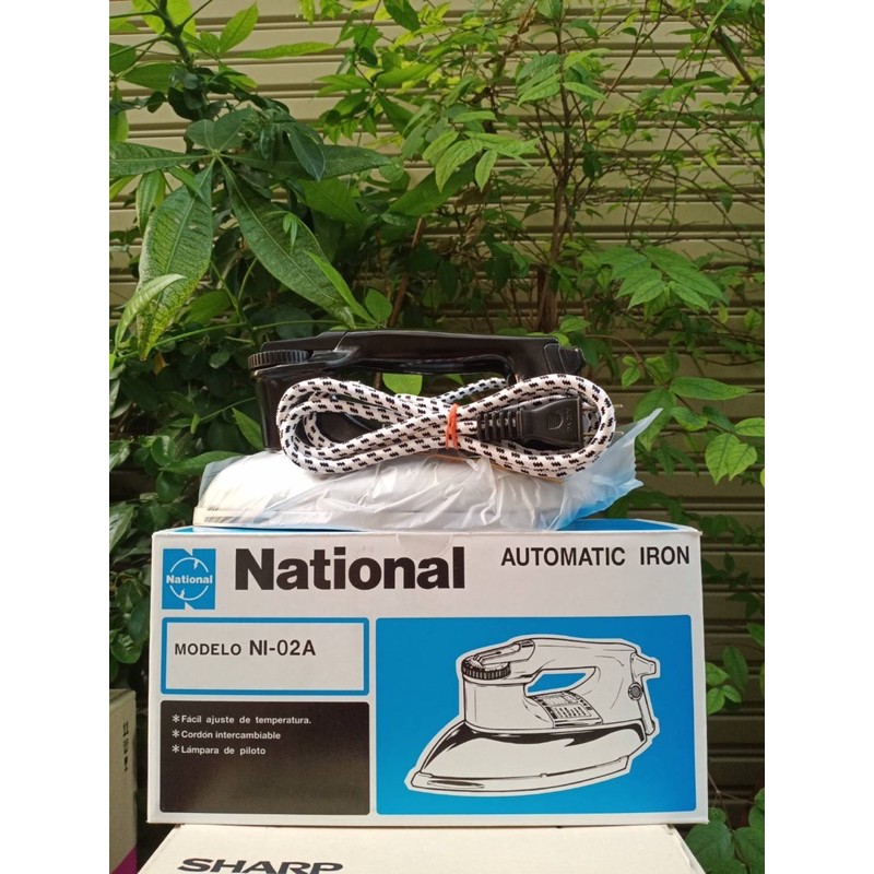 ภาพหน้าปกสินค้าเตารีดผ้าไฟฟ้าแบบแห้ง National NI-02A จากร้าน evagon บน Shopee