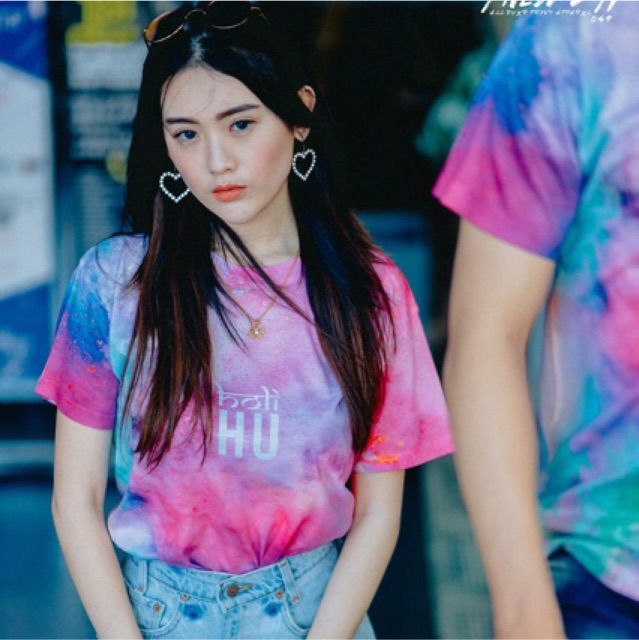 a-new-day-no-049-เสื้อลาย-hu-holi-สกรีนเต็มตัวด้านหน้า-ใส่ได้ทั้ง-หญิง-และ-ชาย