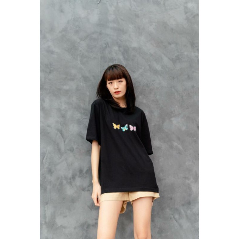 เสื้อทรง-oversize-ลายผีเสื้อ