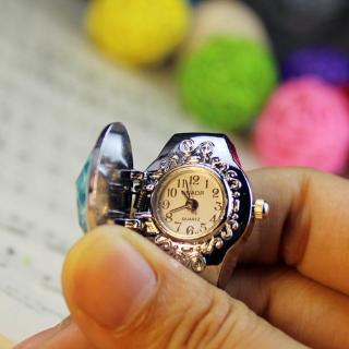 ภาพหน้าปกสินค้านาฬิกาข้อมือ ประดับดอกไม้ ทรงวงรี สามารถปรับได้ แฟชั่นสําหรับสตรี ที่เกี่ยวข้อง