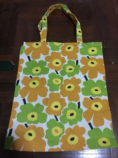 กระเป๋าผ้า Marimekko ลายดอกเดซี่ ดอกเหลือง แบบสวย