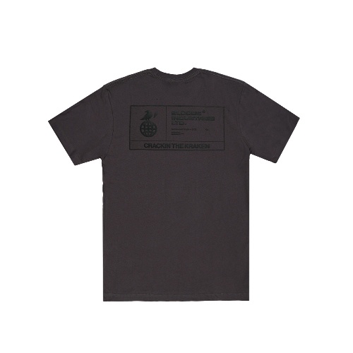 เสื้อยืด-ลายเลือดแตก-03-สีเทาเข้ม