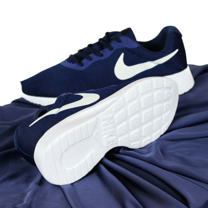 รองเท้าผ้าใบ-nike-tanjun-สีขาว