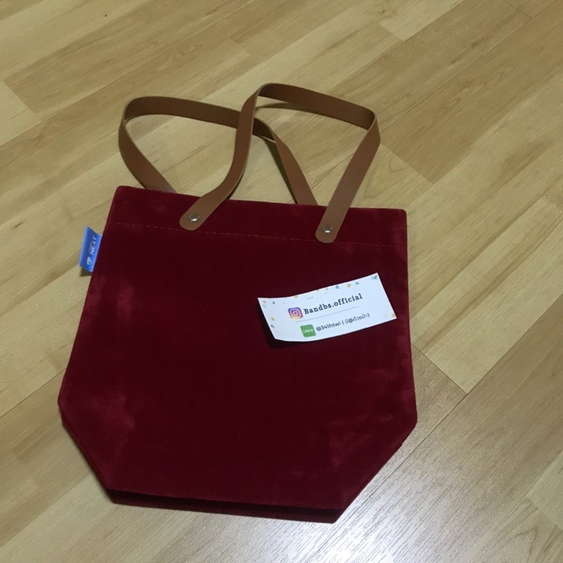 ktb-krungthai-next-กระเป๋าผ้ากำมะหยี่สีแดง-กล่องของขวัญ-year-of-ox-ปีวัวทอง