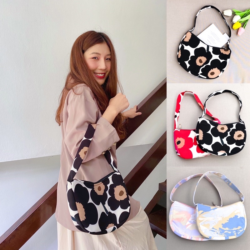 ภาพหน้าปกสินค้ากระเป๋าถือ กระเป๋า marimekko มาริเมะโกะ มาริเม๊ะโกะ กระเป๋าแฟชั่น กระเป๋าทรง prada