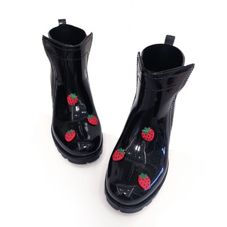 🔥Ready stock！ ฤดูใบไม้ร่วงและฤดูหนาวใหม่รองเท้ากันฝนผู้หญิงรุ่นเกาหลีท่อกันน้ำผู้ใหญ่กันลื่นน่ารัก Overshoes รองเท้ายาง