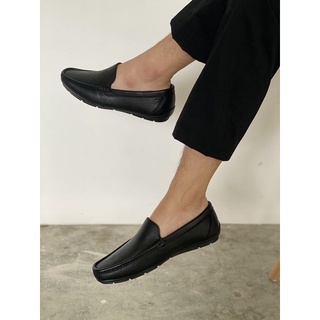 COSMOS SHOES รองเท้าหนังแบบสวม รุ่น PARKER CHAMOIS IN BLACK