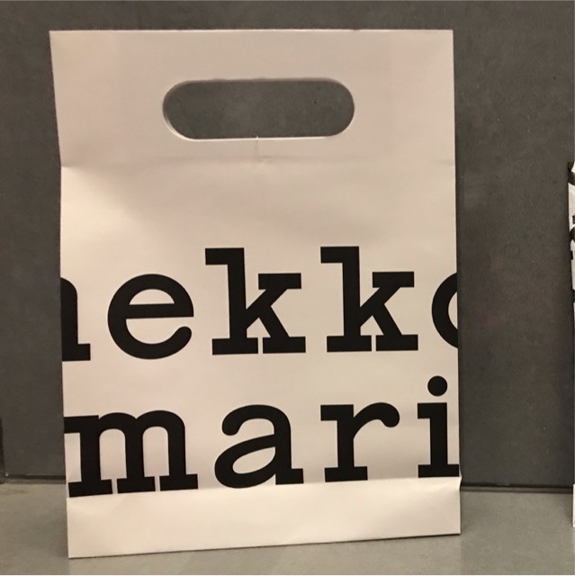 ภาพหน้าปกสินค้าถุงกระดาษ (เฉพาะลค. ที่ซื้อ marimekko) จากร้าน s_h_o_p_sabai บน Shopee