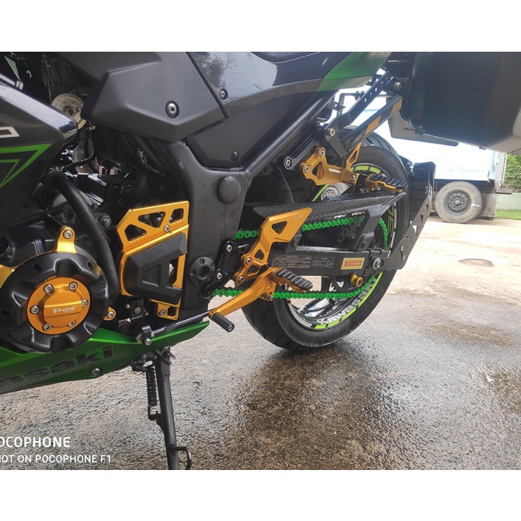 พักเท้าหลัง-ชุดพักเท้าหลัง-kawasaki-ninja300-z300-z250-ของแต่ง-ninaja300-จำหน่ายทั้งปลีกและส่ง