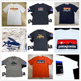 เสื้อยืดสีดำอินเทรนด์เสื้อยืดแขนสั้นคอกลมพิมพ์ลายตัวอักษร Patagonia สไตล์ย้อนยุคสําหรับผู้ชายและผู้หญิงS M L   XL  XXL