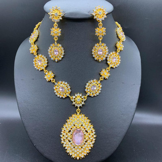 Thai jewellery ชุดเครื่องประดับสตรีไทย สร้อยคอทองคำตกแต่งด้วยพลอย jewelry set