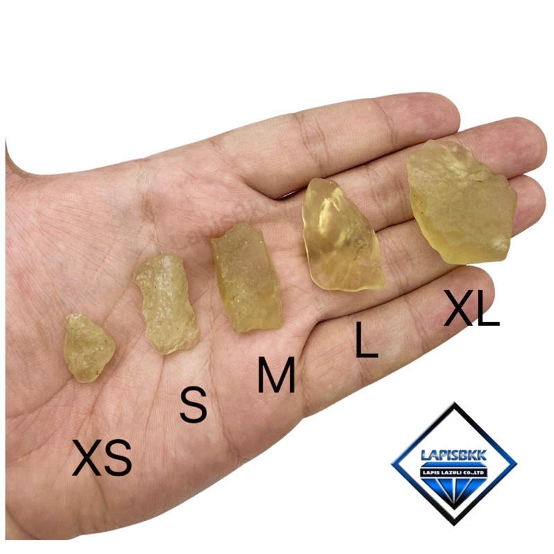 ภาพหน้าปกสินค้า1 Pc Natural Rough Libyan Desert Glass For healing and Making Jewelry available in XS S M L XL Size