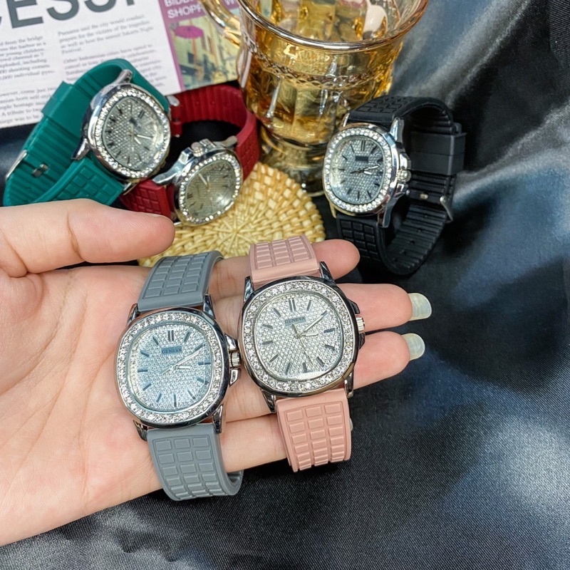 รูปภาพสินค้าแรกของGeneva watch (เจนีวา) นาฬิกาข้อมือ ปาเต๊ะ Patek สายซิลิโคนนิ่มมาก รุ่นที่ ไฮโซหรูหรา มีรับประกันส