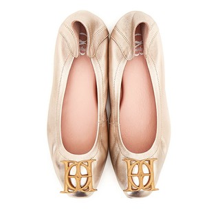 ภาพหน้าปกสินค้าO&B รองเท้าหนังแกะ AUDREY CREST สี Elegance Gold ที่เกี่ยวข้อง