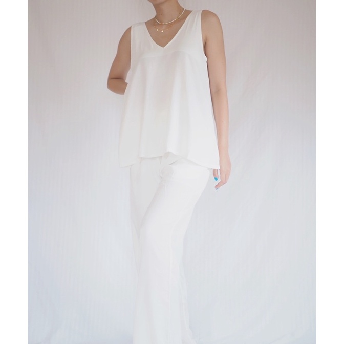 kk06-เซทเสื้อกล้ามคอวี-ผ้า-silk-japan-สีขาว