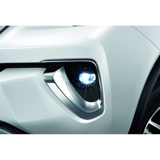 (ของแท้) ไฟ ตัดหมอก โคมไฟ LED ( โคมเท่านั่น ไม่รวมสายไฟ Fog Lamp Only ) โตโยต้า ฟอร์จูนเนอร์ Toyota Fortuner 2015-2019