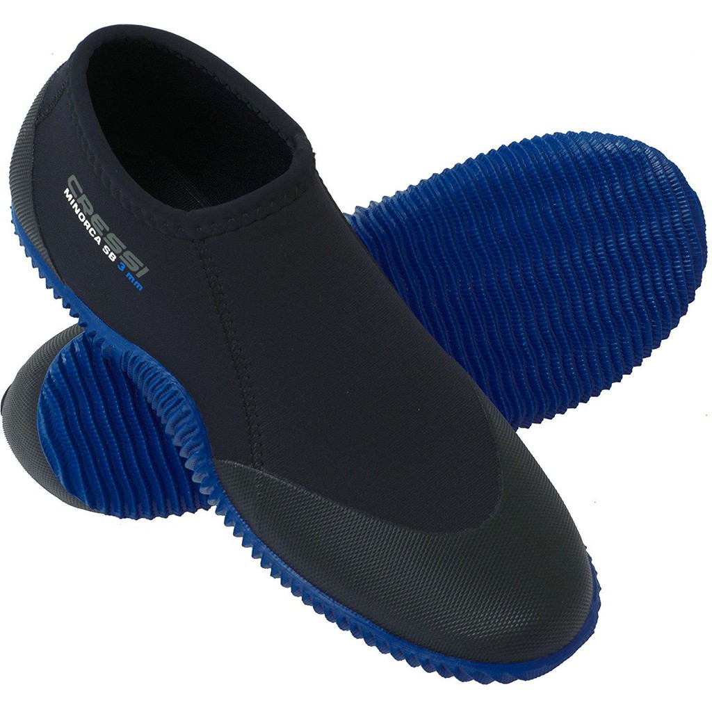 ภาพหน้าปกสินค้าCRESSI MINORCA SHORTY BOOTS BLACK WITH BLUE LOGO AND BLUE SOLE-รองเท้าบูทสั้นดำน้ำ สีด