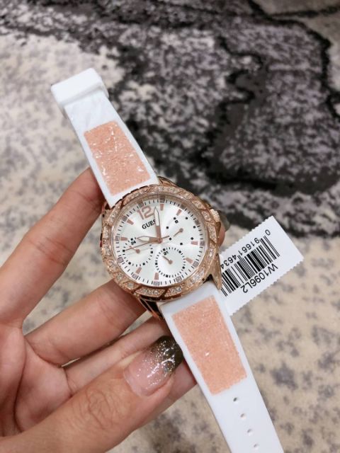 guess-w1096l3-w1096l4-w1096l2-w1096l1