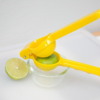 【คุ้มค่าคุ้มราคา】ที่บีบมะนาวพลาติก ที่คั้นน้ำมะนาว สินค้าไทย Lemon Squeezer Lime Squeezer
