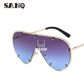 ภาพหน้าปกสินค้า【Support wholesale】COD (San9)Western Design Rivet large frame sunglasses 2022 new metal one-piece sunglasses ซึ่งคุณอาจชอบราคาและรีวิวของสินค้านี้