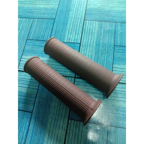 brown-handle-grip-set-best-seller-for-honda-dream-ca77-ca72-c77-c72-ปลอกแฮนด์-สีน้ำตาล-สินค้าคุณภาพดี