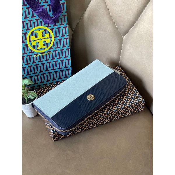 tory-burch-robinson-color-block-zip-continental-wallet