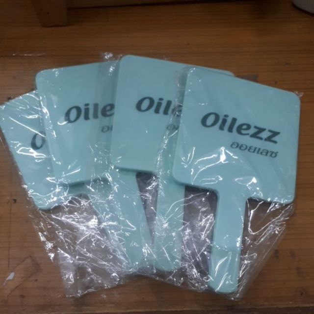 Oilezz กระจกถือ พกพาง่าย กระจกถือสีเขียวอ่อน แข็งแรง ทนทาน งานผิวเรียบ ...