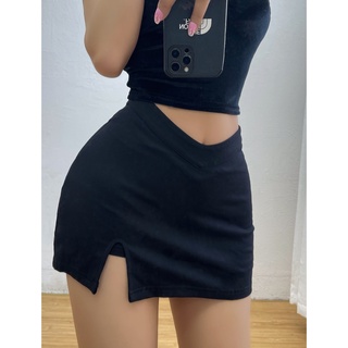 สินค้า 🔥V cut Split mini skirt 🔥  กระโปรงสั้น ผ่าข้าง สไตล์ฝรั่ง _Gioia.991  ( #gii443 )