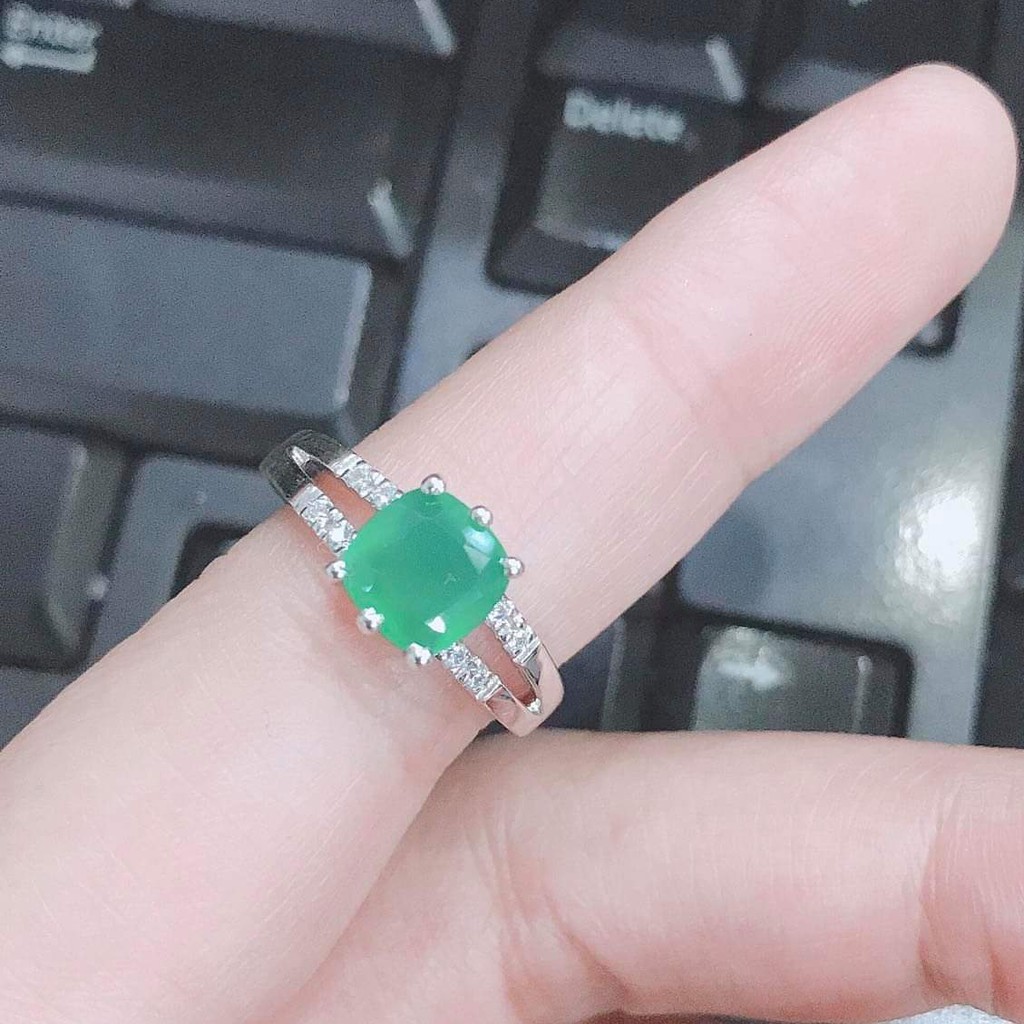 แหวนพลอยแท้โมราหรือกรีน-อาเกต-green-agate-ประดับด้วยเพชรรัสเซีย-รุ่น-gr1726-ag