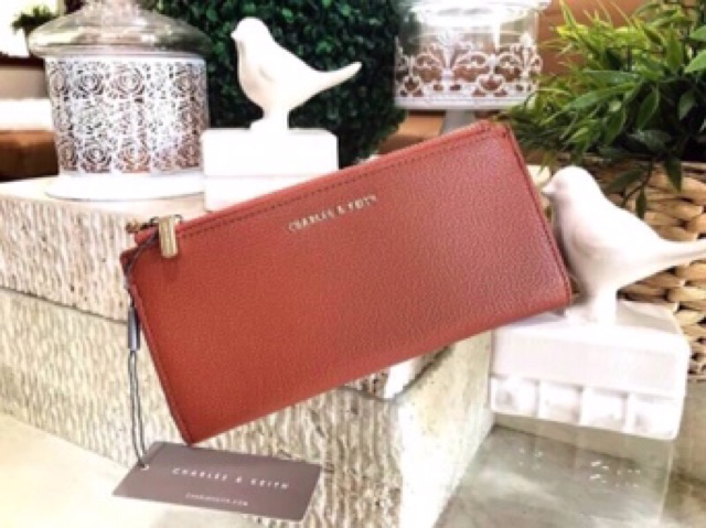 charles-amp-keith-zips-wallet-ของแท้-ราคาถูก