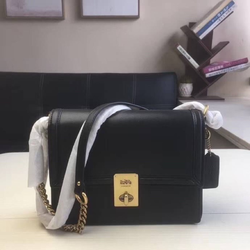 กระเป๋า Coach Hutton Shoulder Product Details สินค้า coach outlet