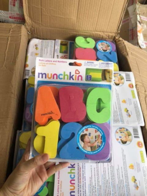 ตัวอักษรลอยน้ำ-ติดฝาผนัง-munchkin-floating-letters