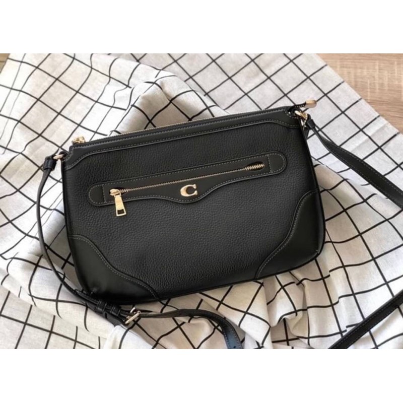 coach-ivie-messenger-coach-f72839-black-gold