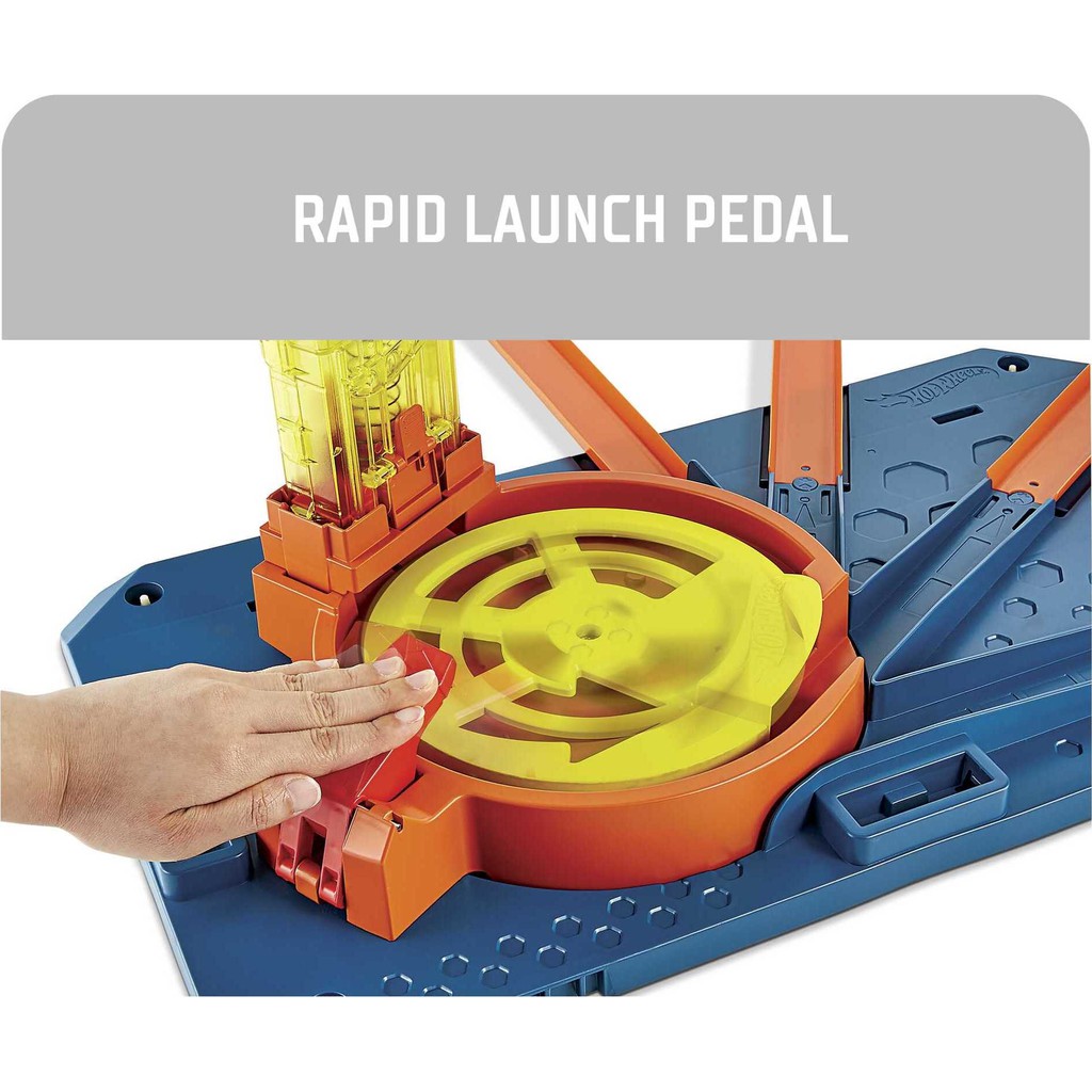 hot-wheels-track-builder-unlimited-rapid-launch-builder-box-รางรถฮอทวีล-สำหรับเด็กอายุ-6-ปีขึ้นไป-รุ่น-gvg11
