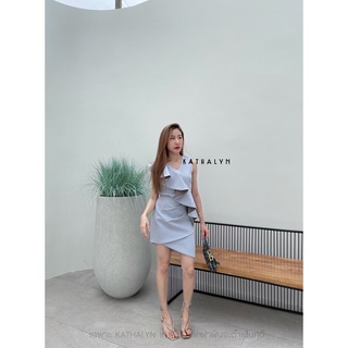 Kathalyn SET เสื้อ+กระโปรง เสื้อแขนกุด คอวี ทรงพอดีตัวใส่กำลังพอเหมาะ สีสวยขับผิวใส่ได้ทุกเฉดสีผิวเลยค่ะ ช่วงไหล่ด้านขวา