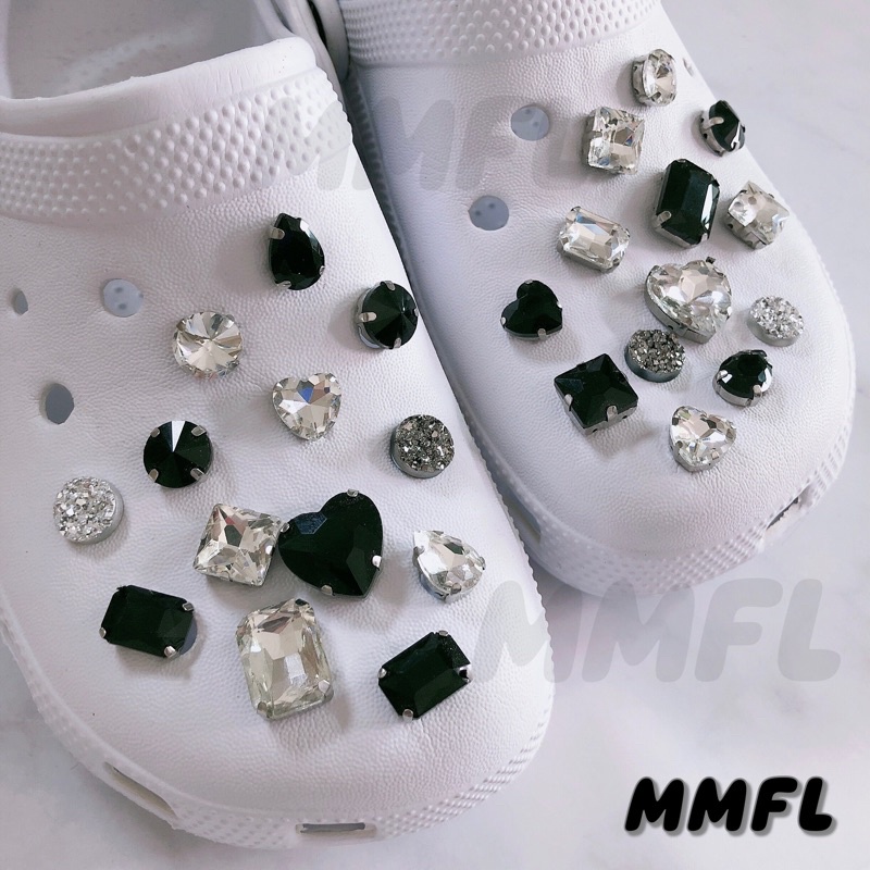 ภาพหน้าปกสินค้าเพชร วิบวับ สำหรับแต่งรองเท้ามีรูได้ทุกยี่ห้อ หรูหราเวอร์ จากร้าน mamaforlife888 บน Shopee