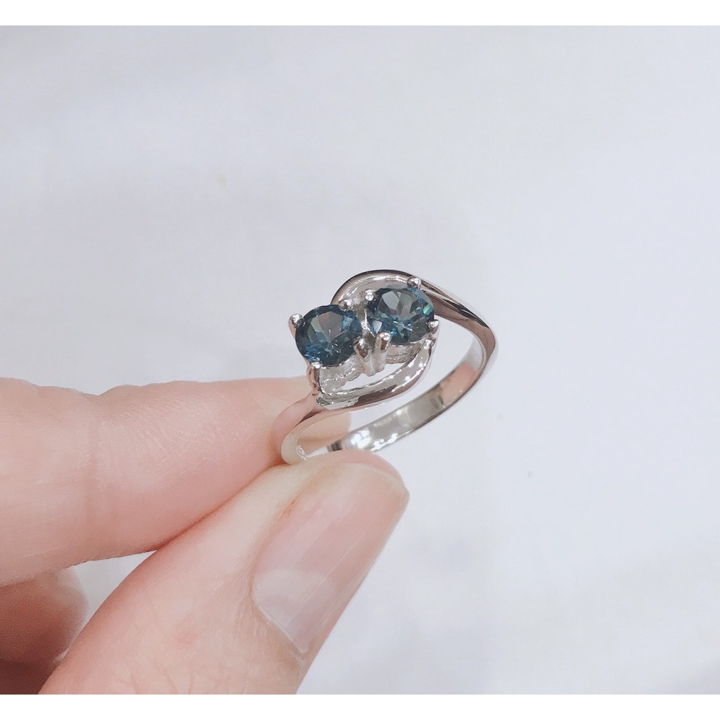 แหวนพลอยโทแพซสีฟ้าเข้ม-london-blue-topaz-เงินแท้-92-5-รุ่น1360-lbt