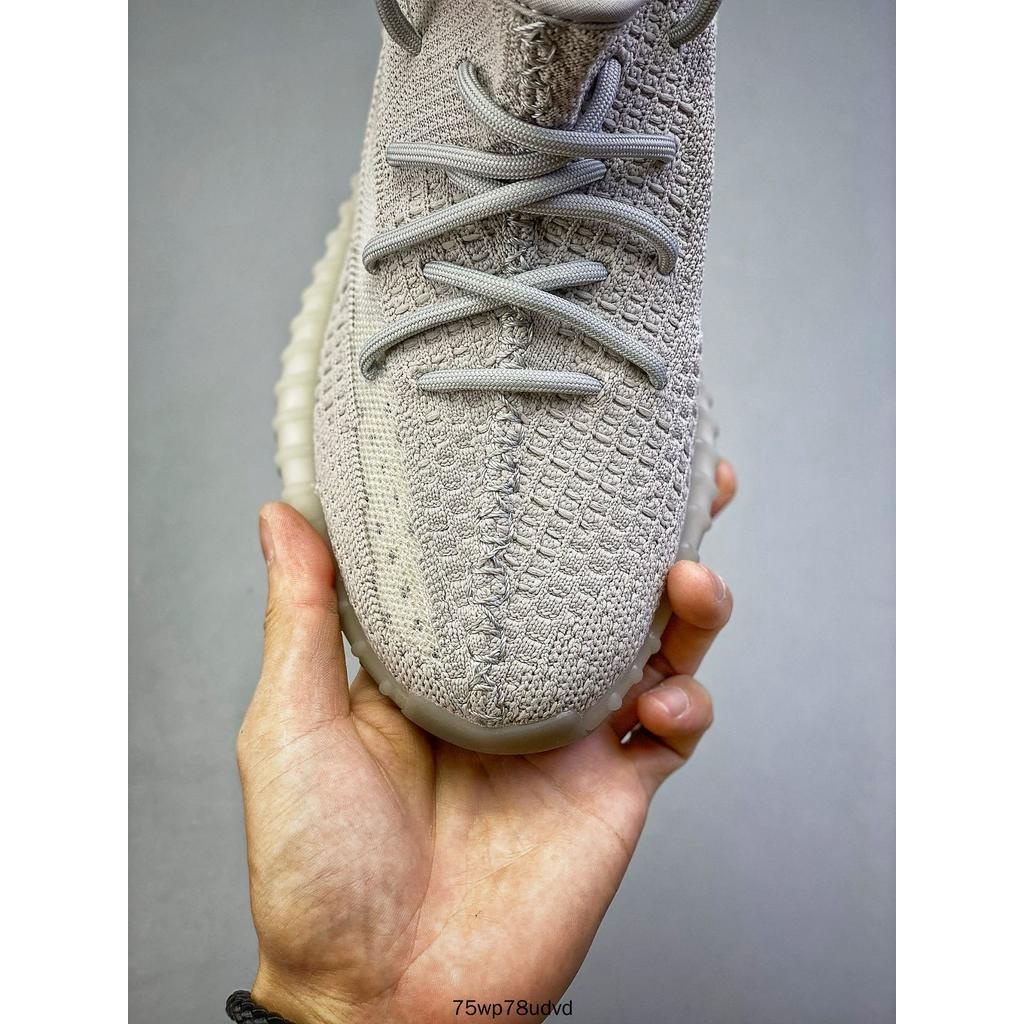 ไฟท้าย-adidas-yeezy-boost-350v2