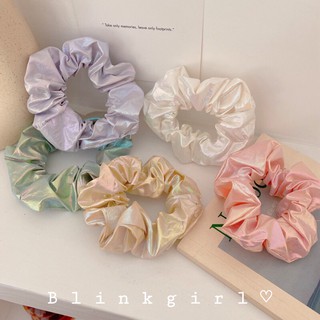 🌝✨ Scrunchie💛 ยางรัดผมตัวผ้าเป็นผ้ามันวาวๆ สีโฮโลแกรมละมุนน่ารัก มี 6 สีน้า จะใส่ข้อมือหรือมัดผมอยู่บ้านแบ๊วๆได้เลยค่า