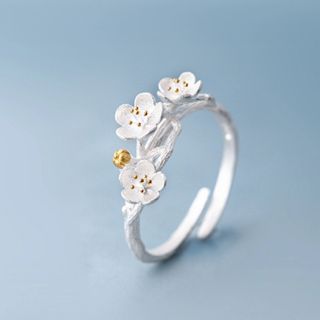 ภาพหน้าปกสินค้าแหวนกิ่งซากุระ • Sakura Blossom Ring ซึ่งคุณอาจชอบสินค้านี้